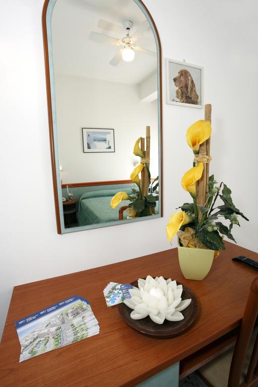 Hotel Vannini Римини Стая снимка