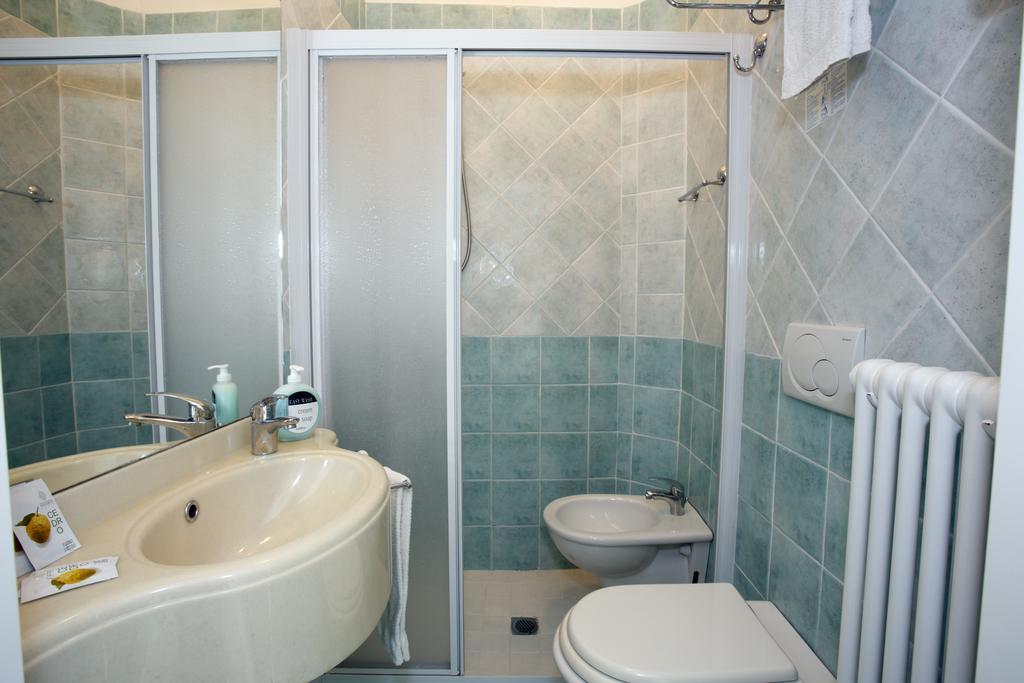 Hotel Vannini Римини Стая снимка